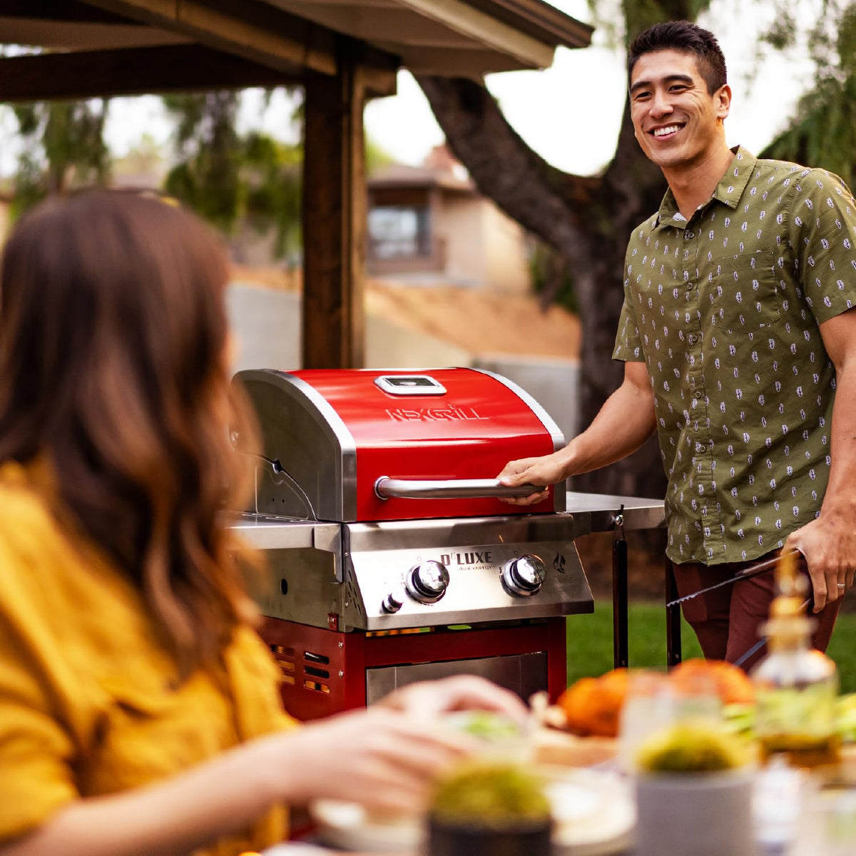 2 Burner Gas Grill with Foldable Shelves Z339