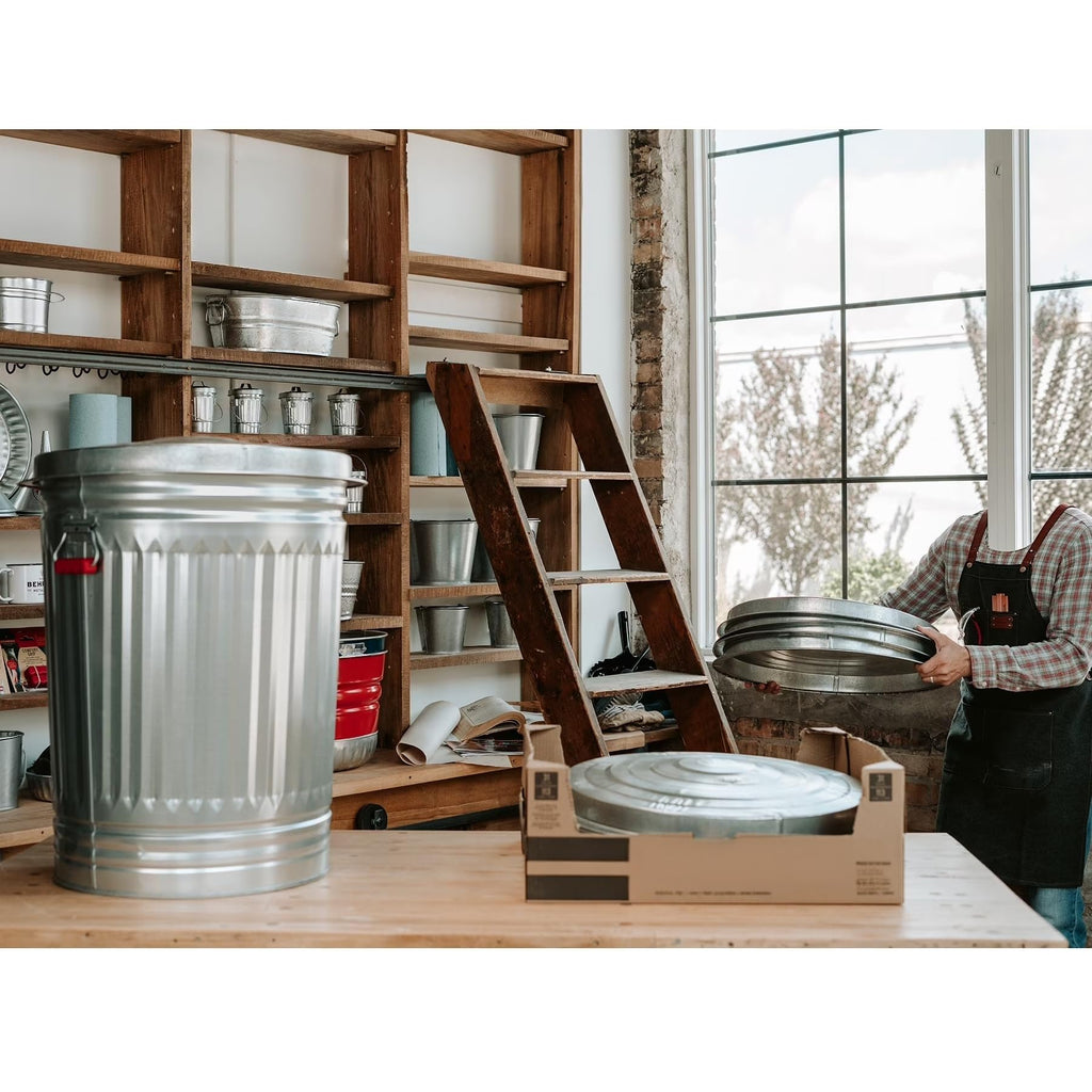 31 Gallon Galvanized Steel Storage Can with Lid J41351