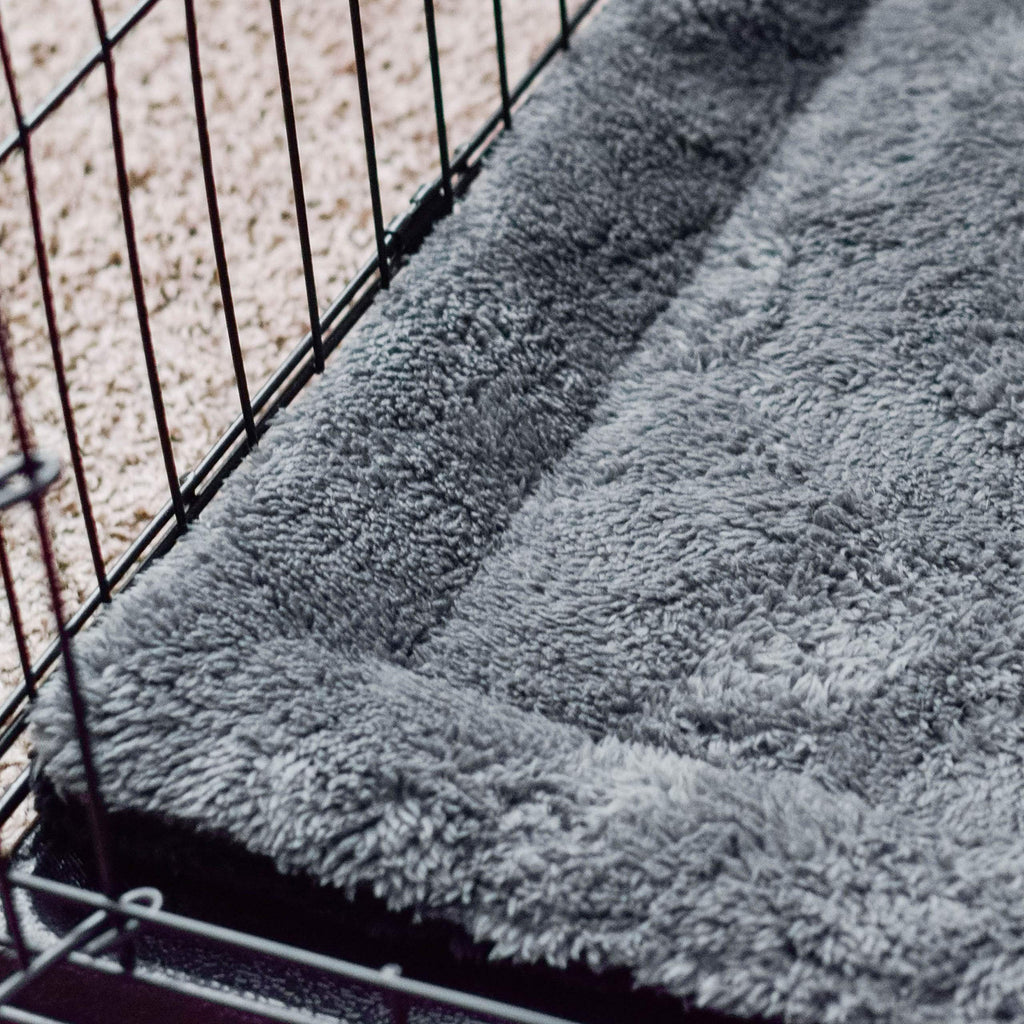 Self-Warming Cat Bed Pad Small 21 X 17 Gray Black V847